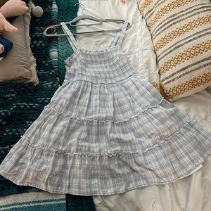 Sundress good for family events, school events, and classyoff. No damages. Comfy